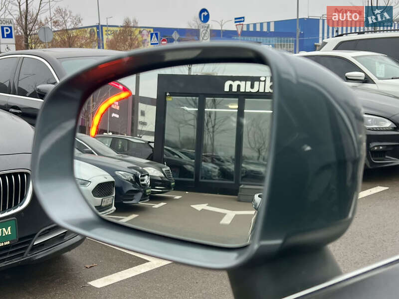 Внедорожник / Кроссовер Volvo XC60 2019 в Киеве