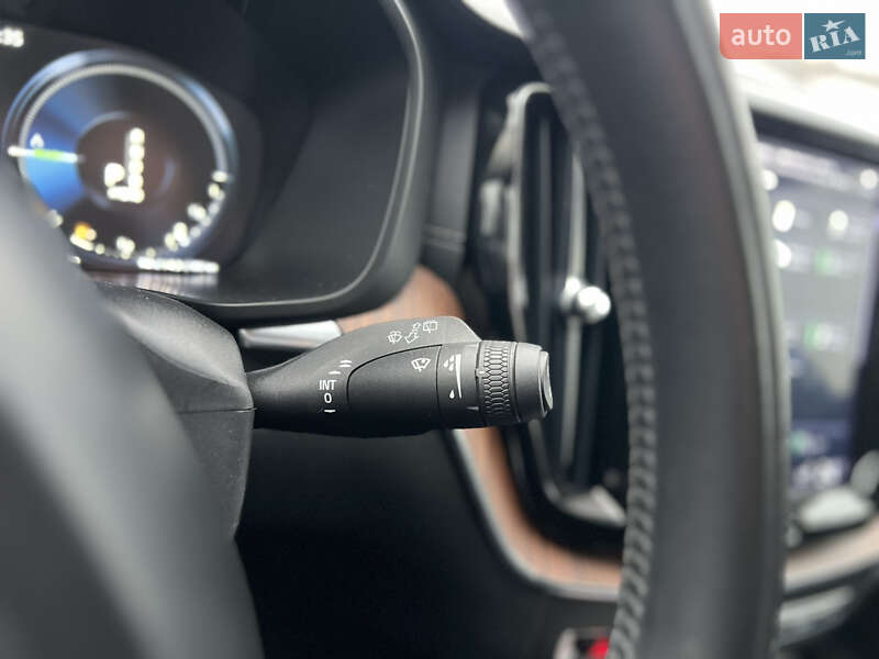 Внедорожник / Кроссовер Volvo XC60 2019 в Киеве