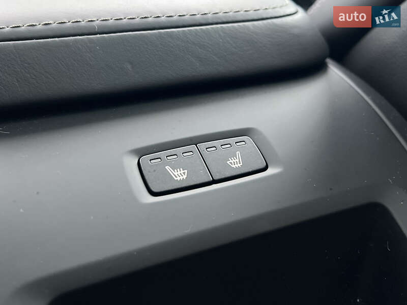 Внедорожник / Кроссовер Volvo XC60 2019 в Киеве