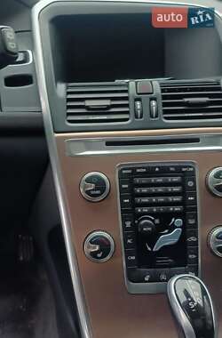 Позашляховик / Кросовер Volvo XC60 2016 в Києві