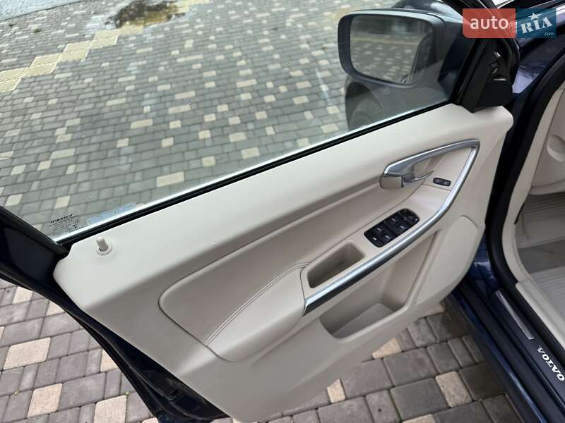 Внедорожник / Кроссовер Volvo XC60 2014 в Одессе