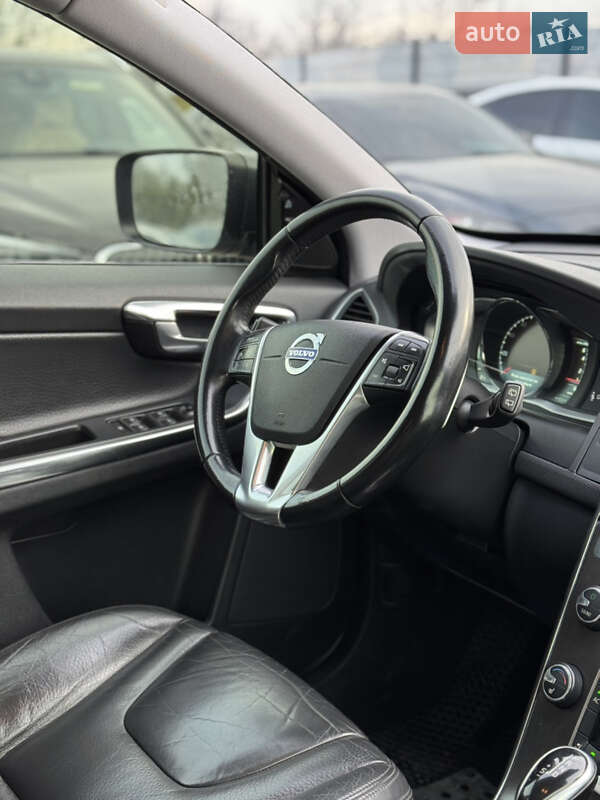 Внедорожник / Кроссовер Volvo XC60 2013 в Ивано-Франковске фото 32 Внедорожник / Кроссовер Volvo XC60 2013 в Ивано-Франковске