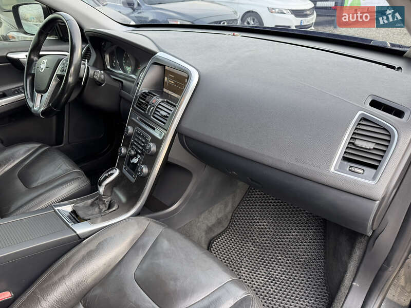 Внедорожник / Кроссовер Volvo XC60 2013 в Ивано-Франковске фото 27 Внедорожник / Кроссовер Volvo XC60 2013 в Ивано-Франковске