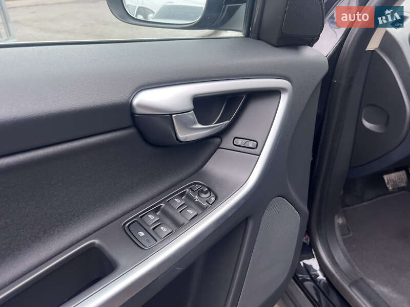 Позашляховик / Кросовер Volvo XC60 2011 в Нововолинську