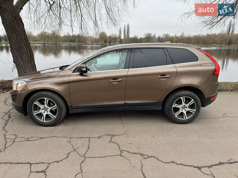 Позашляховик / Кросовер Volvo XC60 2010 в Рівному