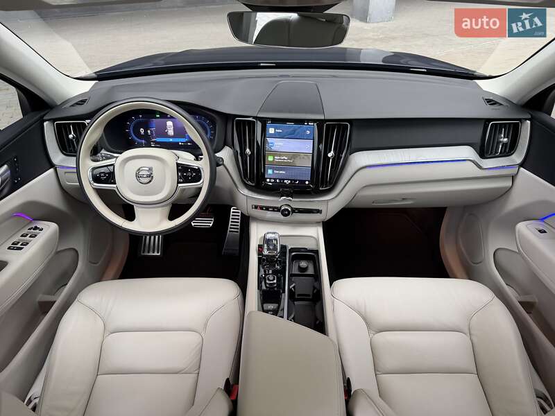 Внедорожник / Кроссовер Volvo XC60 2023 в Киеве