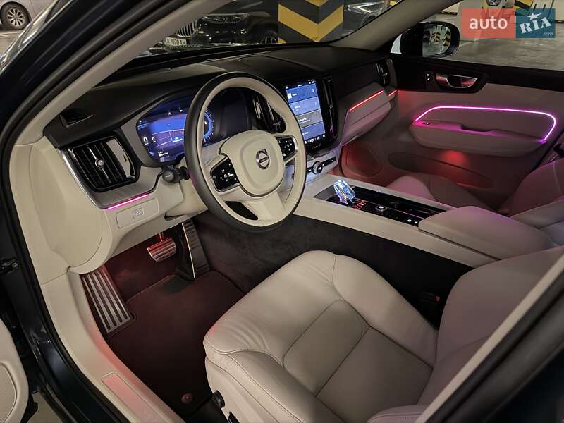 Внедорожник / Кроссовер Volvo XC60 2023 в Киеве