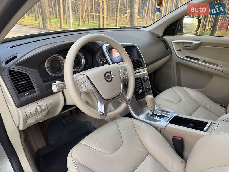 Внедорожник / Кроссовер Volvo XC60 2012 в Киеве