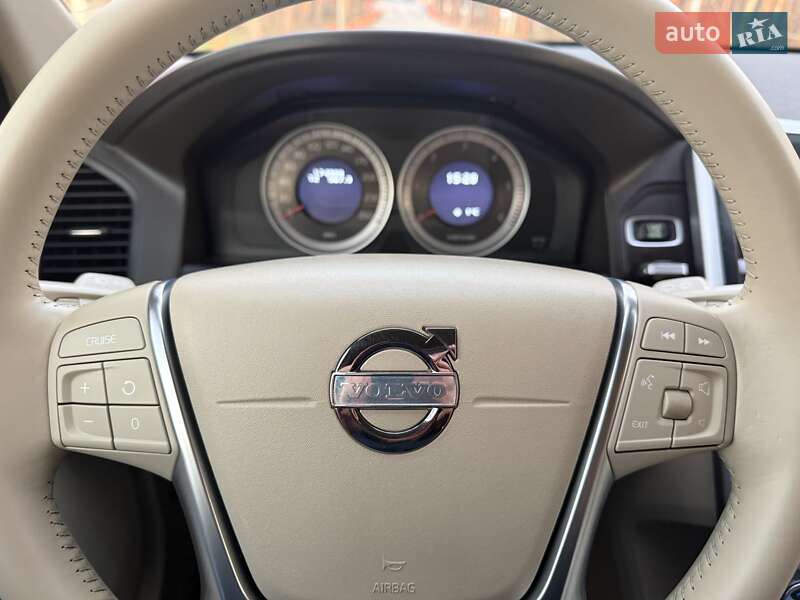 Внедорожник / Кроссовер Volvo XC60 2012 в Киеве