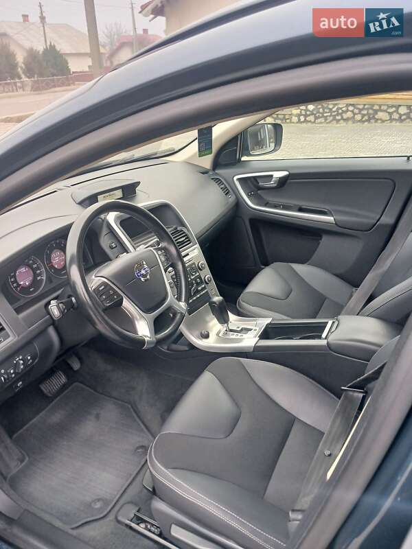 Внедорожник / Кроссовер Volvo XC60 2009 в Теребовле