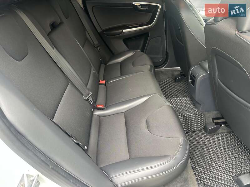 Внедорожник / Кроссовер Volvo XC60 2015 в Одессе