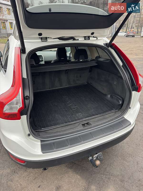 Позашляховик / Кросовер Volvo XC60 2012 в Києві