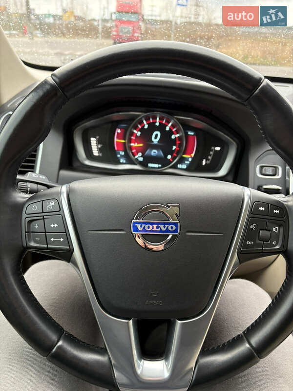 Внедорожник / Кроссовер Volvo XC60 2014 в Киеве