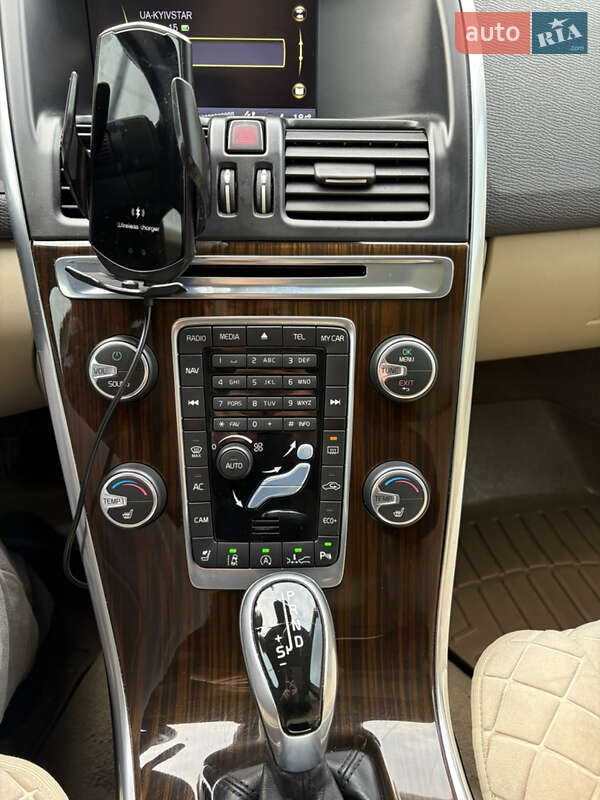 Внедорожник / Кроссовер Volvo XC60 2014 в Киеве