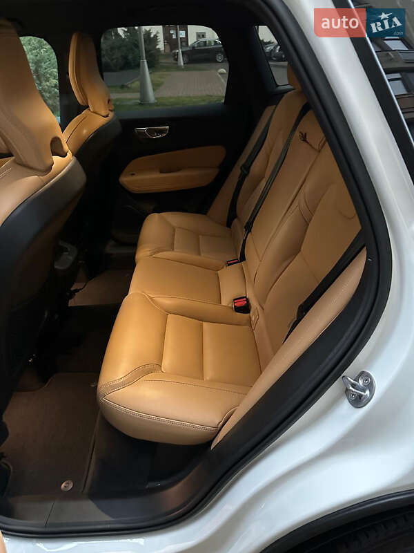 Внедорожник / Кроссовер Volvo XC60 2022 в Киеве фото 11 Внедорожник / Кроссовер Volvo XC60 2022 в Киеве