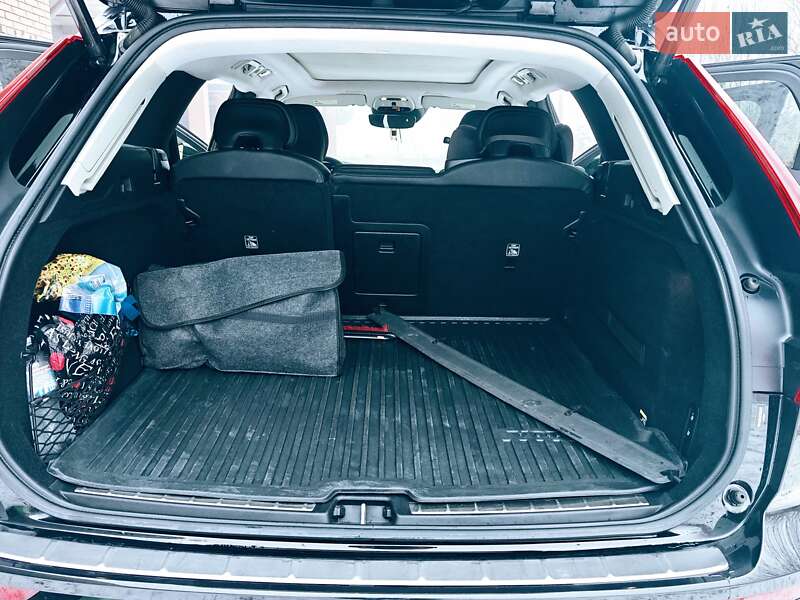 Позашляховик / Кросовер Volvo XC60 2019 в Львові