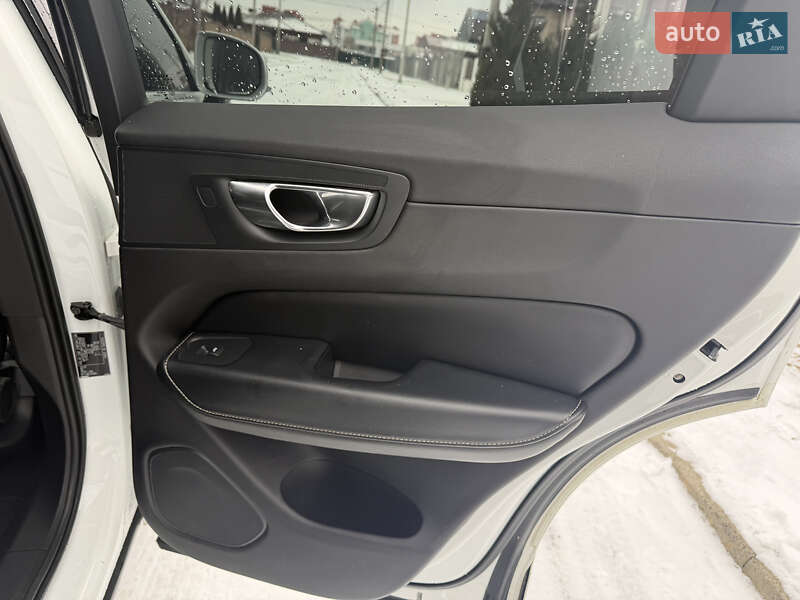 Позашляховик / Кросовер Volvo XC60 2017 в Рівному