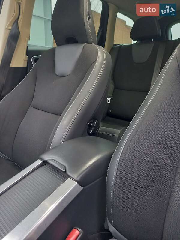 Позашляховик / Кросовер Volvo XC60 2011 в Полтаві фото 24 Позашляховик / Кросовер Volvo XC60 2011 в Полтаві