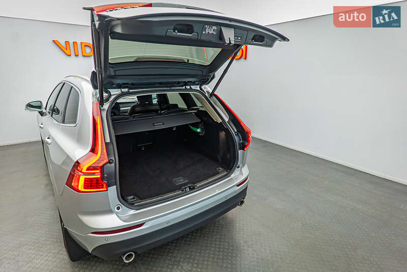 Внедорожник / Кроссовер Volvo XC60 2021 в Киеве