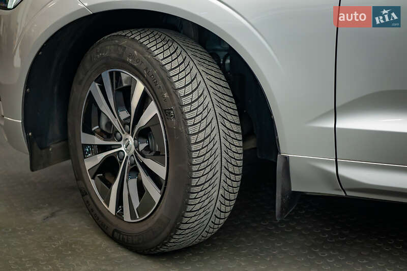Внедорожник / Кроссовер Volvo XC60 2021 в Киеве