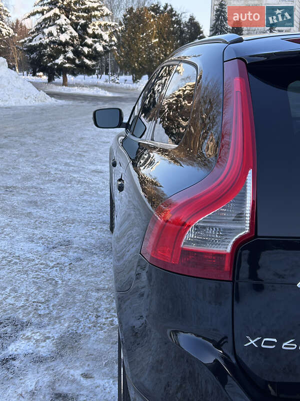 Внедорожник / Кроссовер Volvo XC60 2015 в Ровно