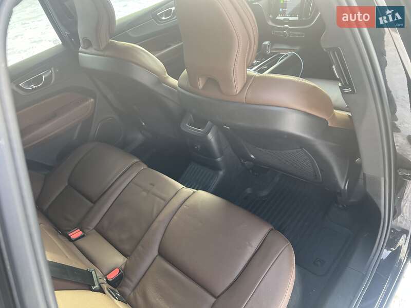 Внедорожник / Кроссовер Volvo XC60 2022 в Бершади