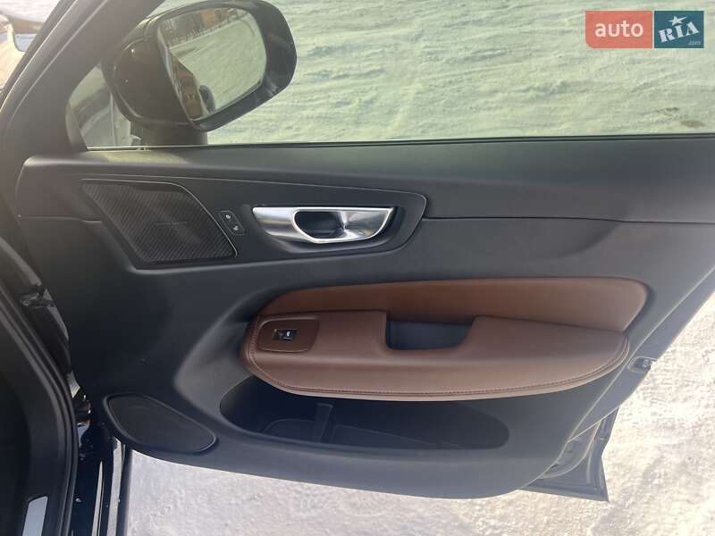 Внедорожник / Кроссовер Volvo XC60 2022 в Бершади