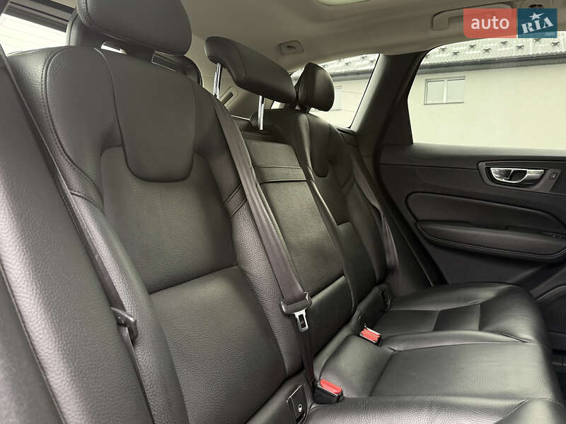 Внедорожник / Кроссовер Volvo XC60 2019 в Дрогобыче