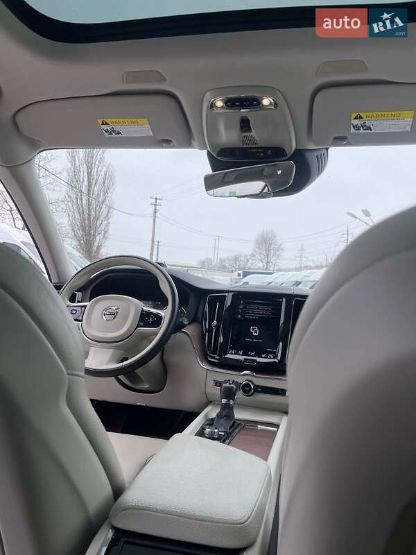 Внедорожник / Кроссовер Volvo XC60 2018 в Киеве фото 17 Внедорожник / Кроссовер Volvo XC60 2018 в Киеве