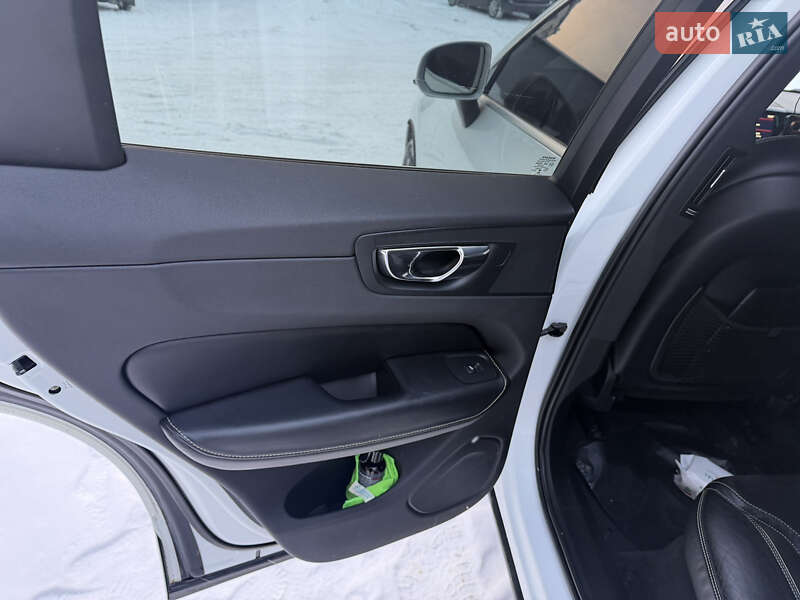 Внедорожник / Кроссовер Volvo XC60 2017 в Ровно