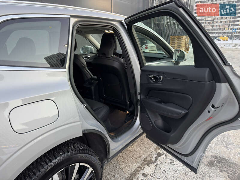 Внедорожник / Кроссовер Volvo XC60 2022 в Киеве