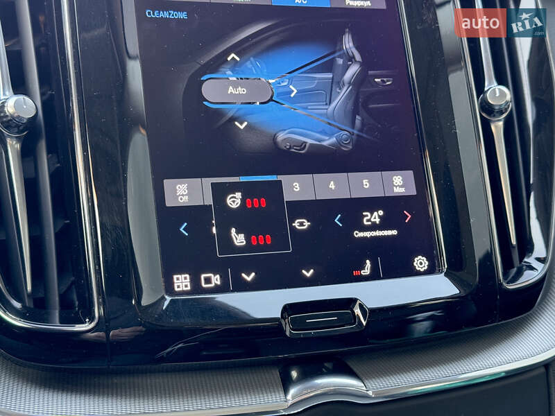 Внедорожник / Кроссовер Volvo XC60 2022 в Киеве