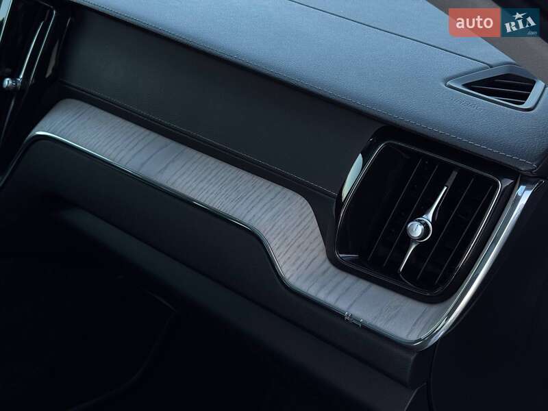 Внедорожник / Кроссовер Volvo XC60 2018 в Ровно