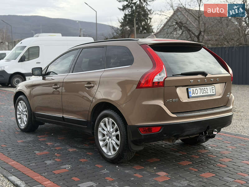 Внедорожник / Кроссовер Volvo XC60 2009 в Берегово