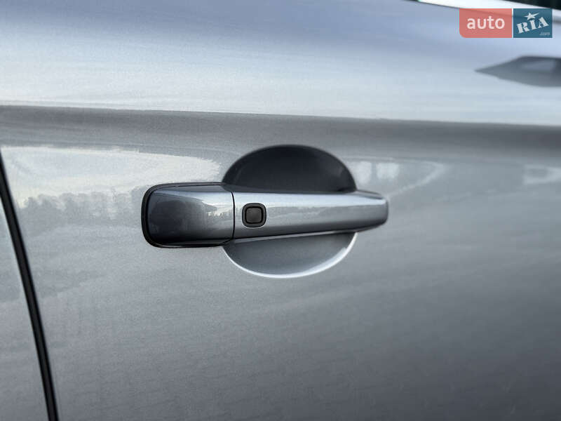 Внедорожник / Кроссовер Volvo XC60 2015 в Владимире