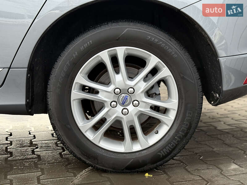 Внедорожник / Кроссовер Volvo XC60 2015 в Владимире