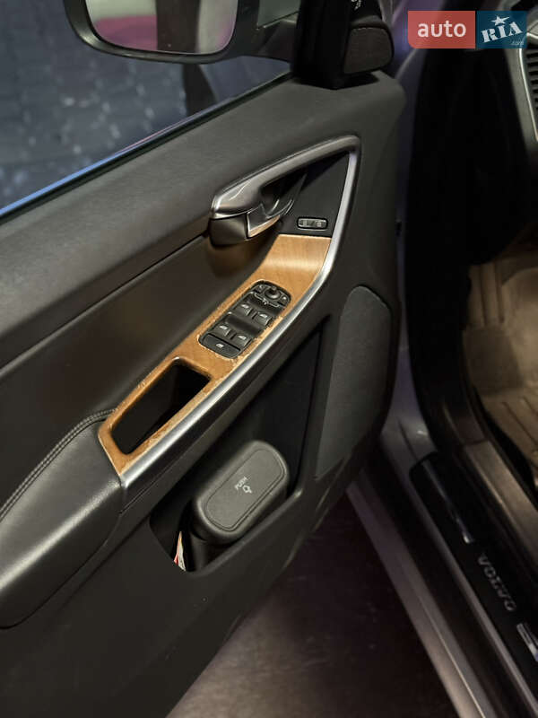 Внедорожник / Кроссовер Volvo XC60 2016 в Львове