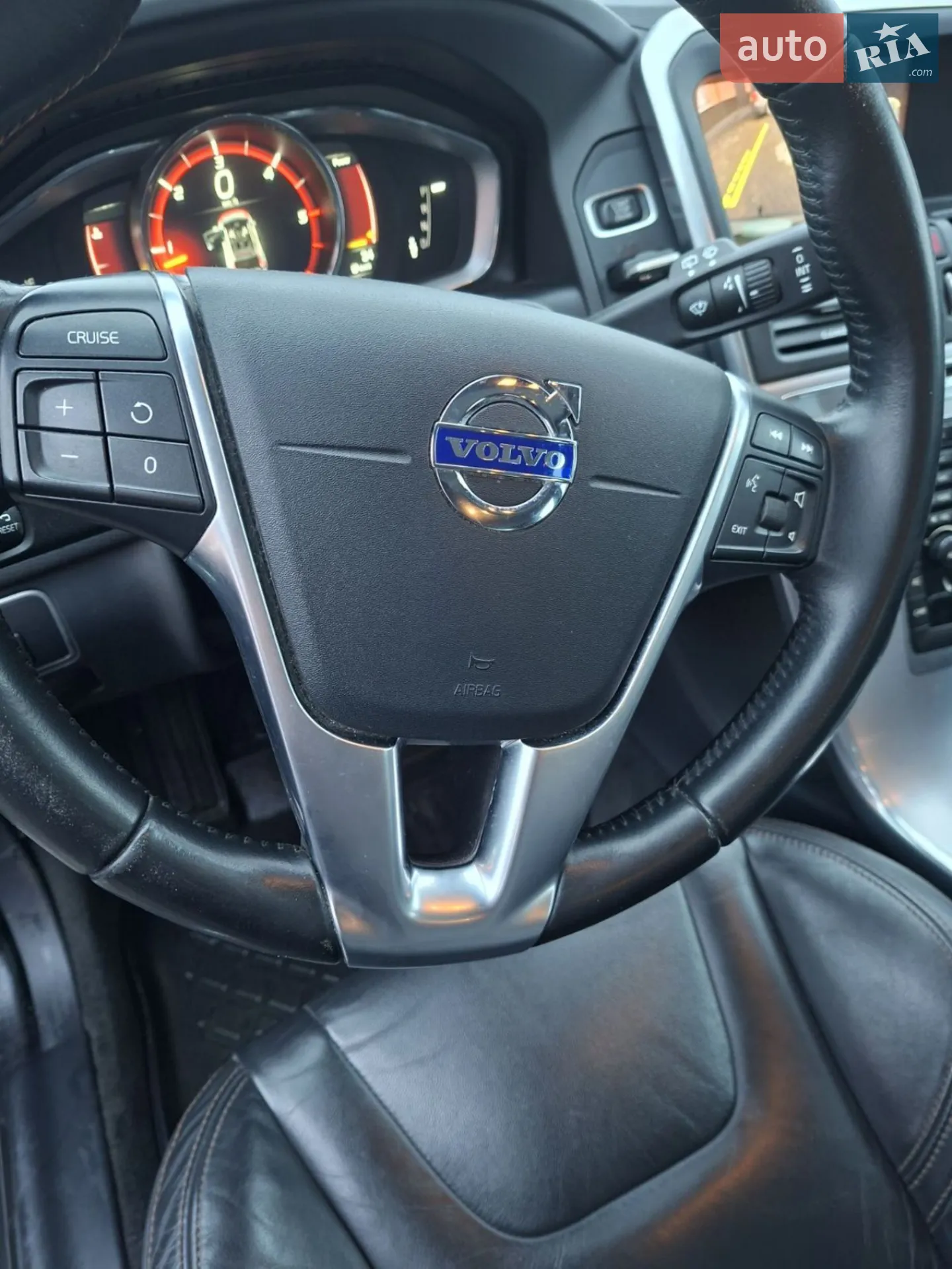 2017 Volvo XC60 - мініатюра 11