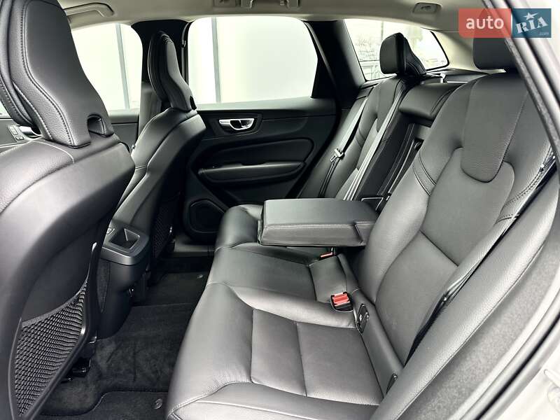 Внедорожник / Кроссовер Volvo XC60 2023 в Одессе