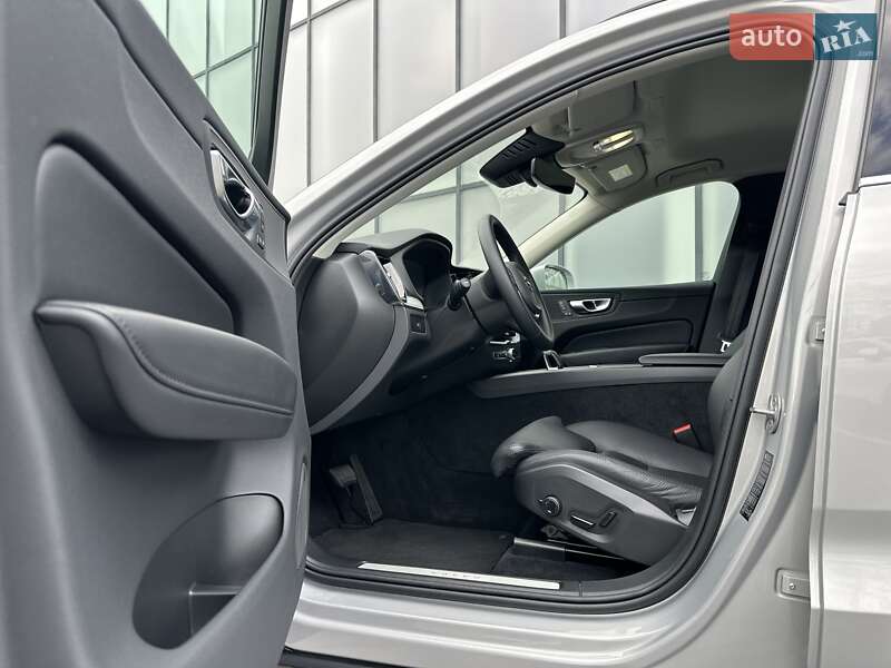 Внедорожник / Кроссовер Volvo XC60 2023 в Одессе