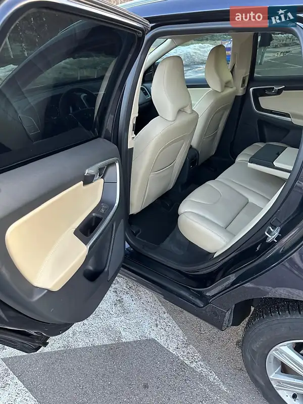 Volvo XC60 2015 VIN YV449MDM7G2878497 фото оголошення 13 з 81