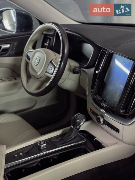 Внедорожник / Кроссовер Volvo XC60 2019 в Ровно