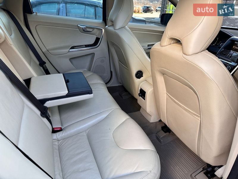 Внедорожник / Кроссовер Volvo XC60 2013 в Киеве