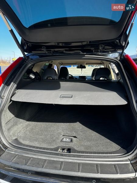 Внедорожник / Кроссовер Volvo XC60 2010 в Нововолынске