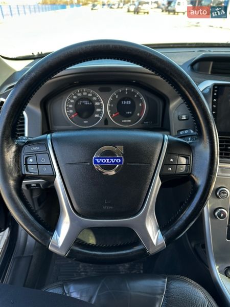 Внедорожник / Кроссовер Volvo XC60 2010 в Нововолынске