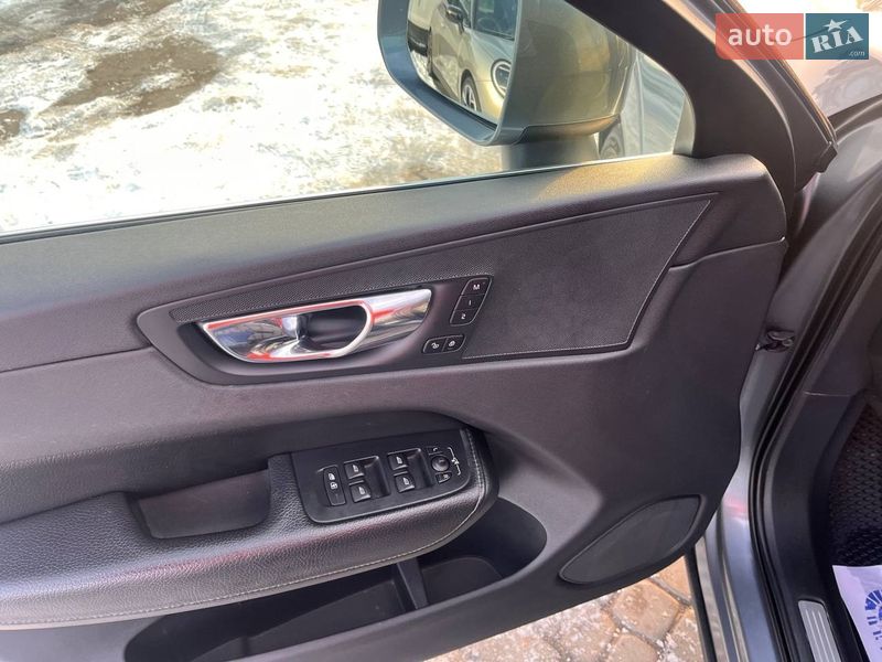 Внедорожник / Кроссовер Volvo XC60 2017 в Львове