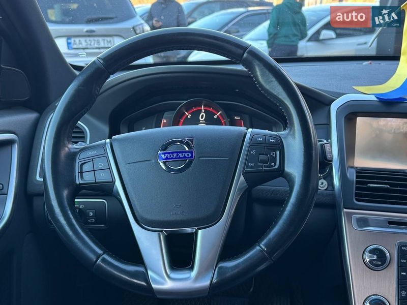 Внедорожник / Кроссовер Volvo XC60 2017 в Киеве