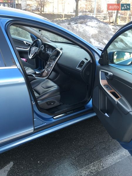 Позашляховик / Кросовер Volvo XC60 2016 в Києві