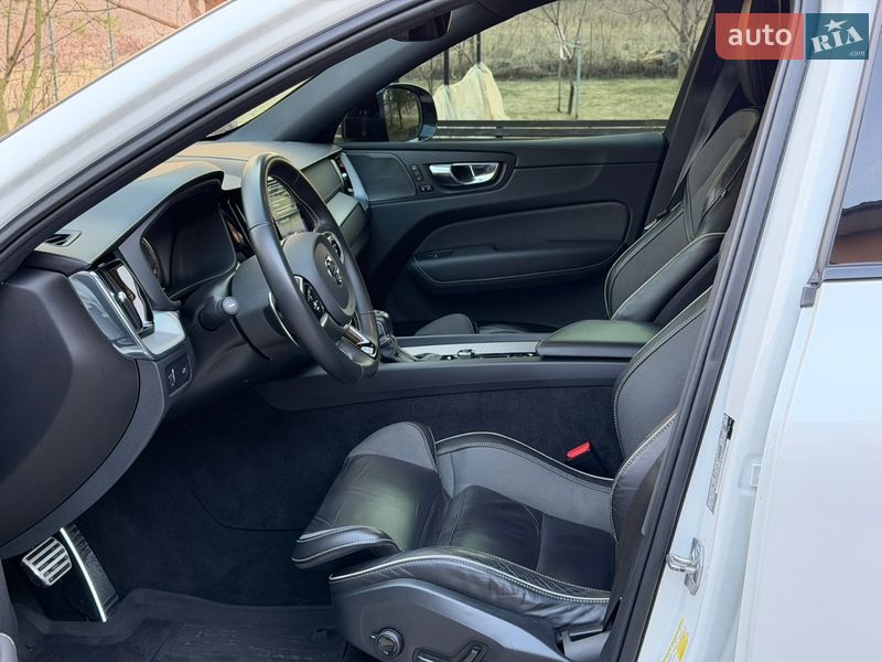 Внедорожник / Кроссовер Volvo XC60 2019 в Львове