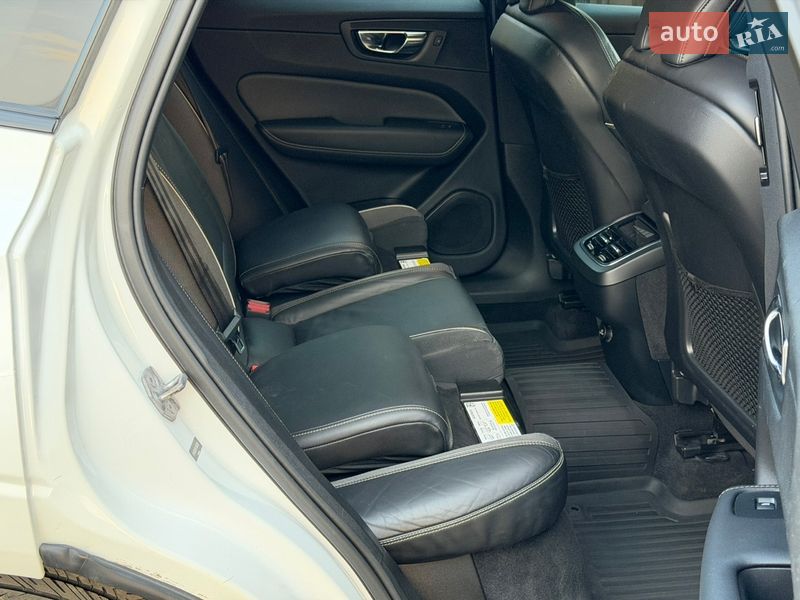 Внедорожник / Кроссовер Volvo XC60 2019 в Львове